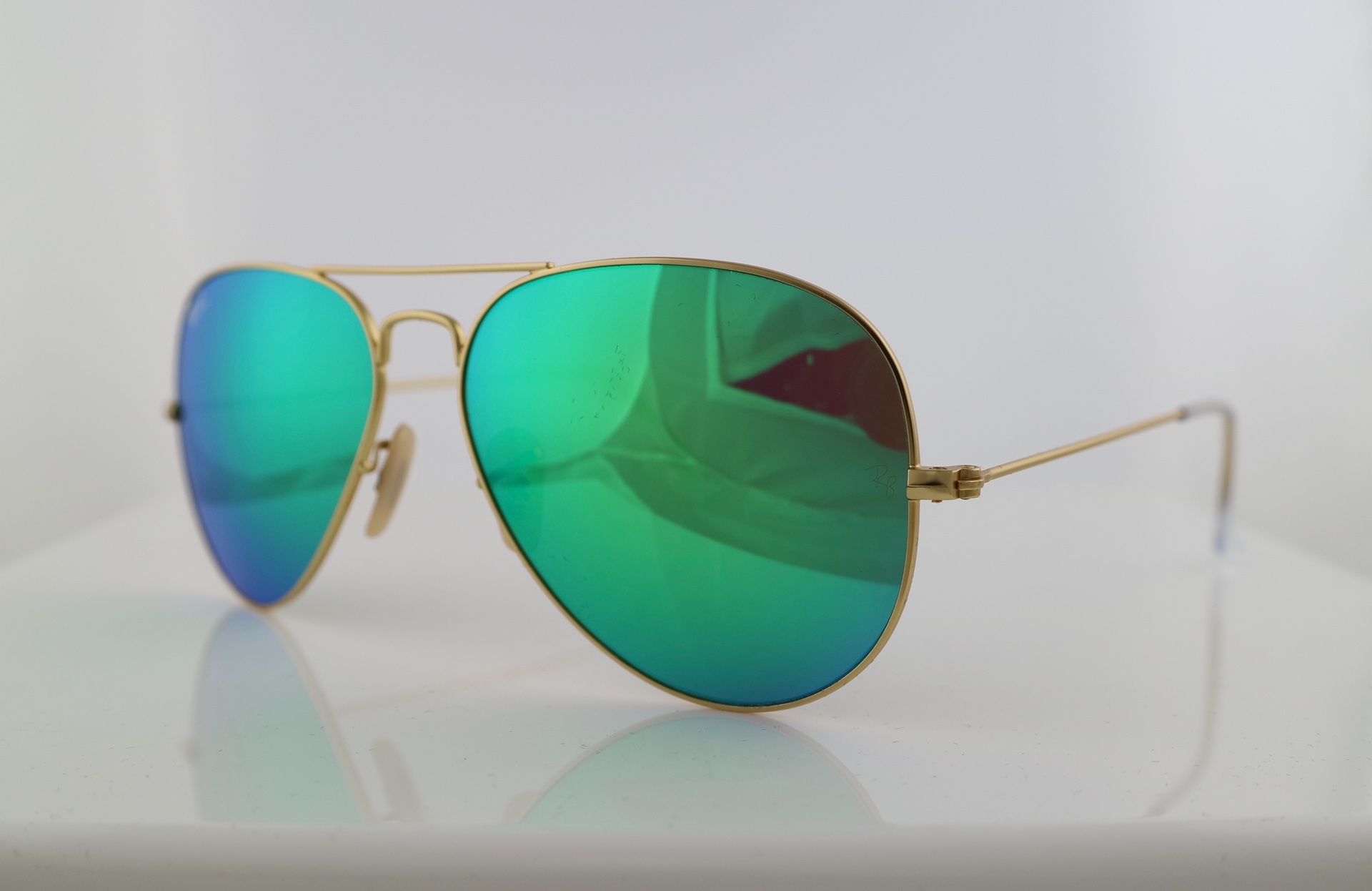 Ray Ban Classic Aviator Sunglasses in Matte Gold with Green 