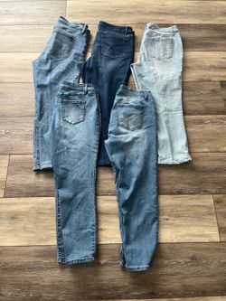 Set of 5 women’s size 16 jeans, very good condition