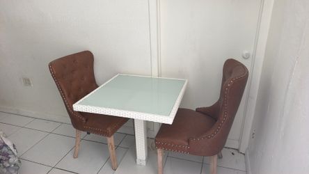 Table and 2 chairs
