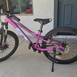 GT Kids Stomper Pro 24" Bike