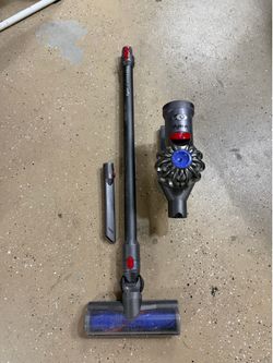 Dyson V7