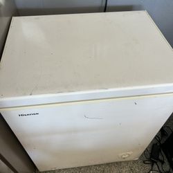 Hisense 5 CU FT Chest Freezer