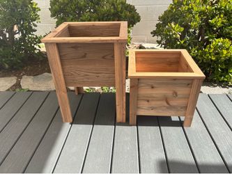 Cedar Wood Planter Bundle