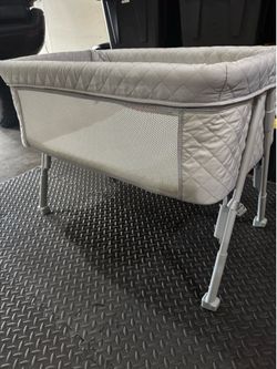 Newborn Baby Bassinet $30