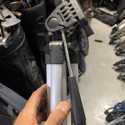 Camera tripod with extendable legs  