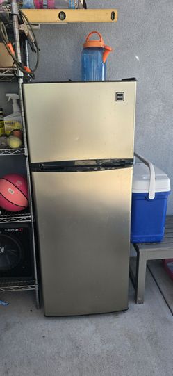 Mini fridge