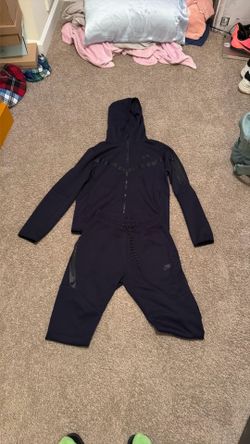 Nike tech medium