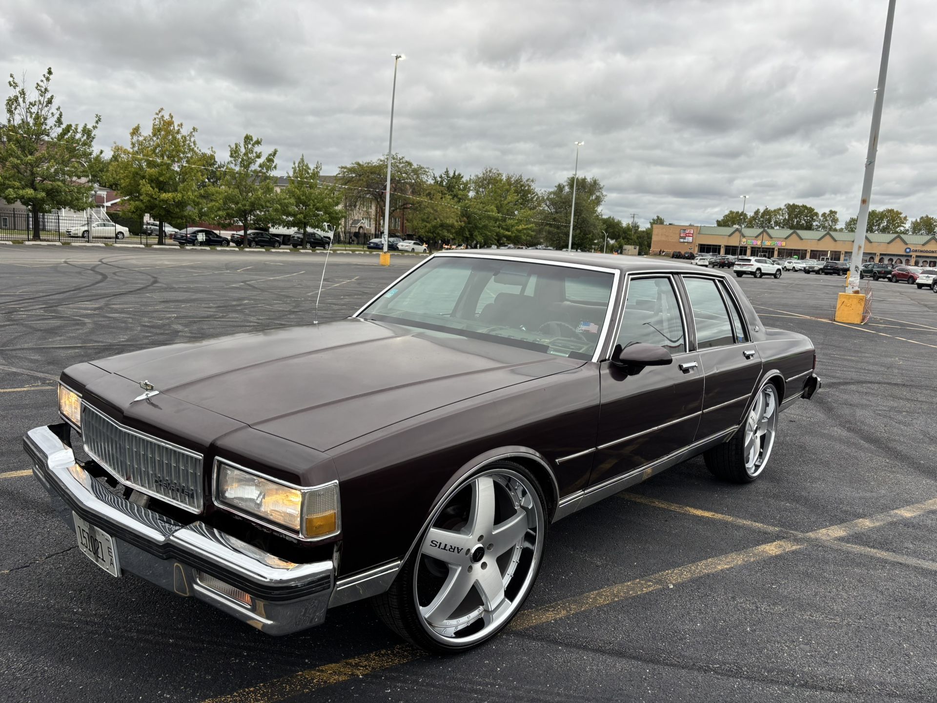 1990 Chevy Caprice 305 No Rims