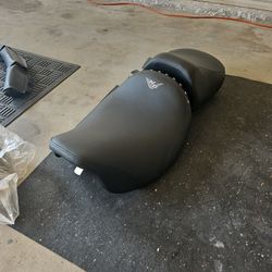 Harley Davidson Road King Seat Like New