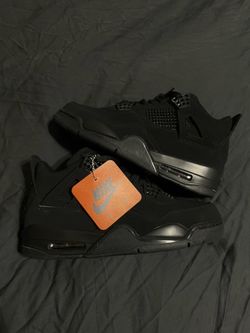 Jordan 4 Black Cats Size 9