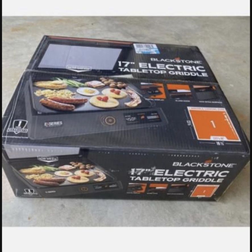 Blackstone E-Series 17 Electric Tabletop Griddle with Hood