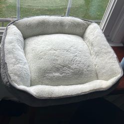 Dog/Cat Bed!! 