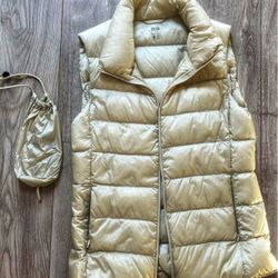 UNIQLO VEST ULTRA LIGHT DOWN SIZE M