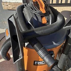 Ridgid 16ga shop vacuum, used