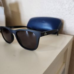 New Lacoste L884S Sunglasses Matte Black, 