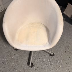 Free swivel Chair