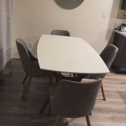 White Dining Table And Chairs 