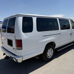 2008 Ford E-350