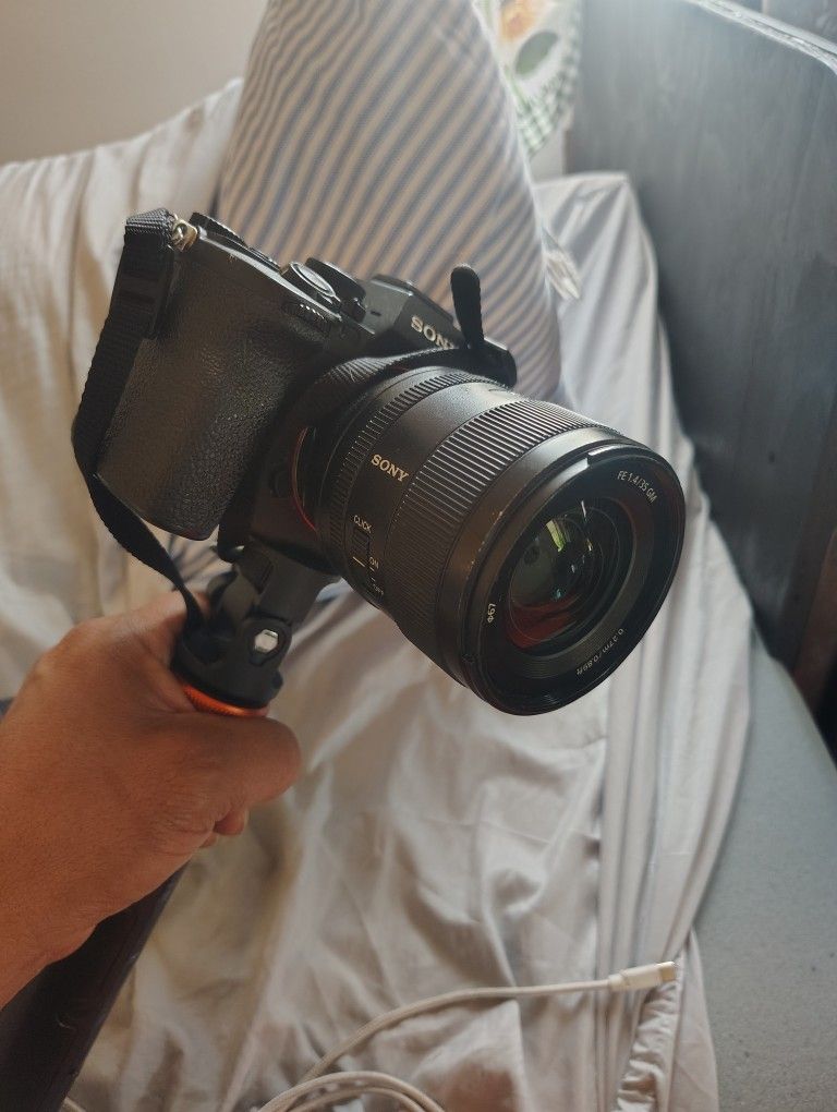 Sony A 7 IV