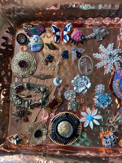 Lot 66 Vintage Antique Swarovski Bakelite Mosaic Crystal collection