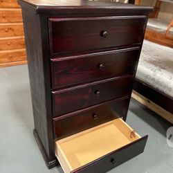 PINEWOOD 5 DRAWER DRESSER