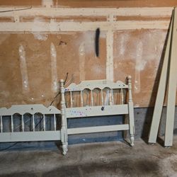 Ethan Allen twin bed frame 1980s