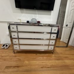 Bernhardt Bedroom Set (Dresser & Nightstand) 