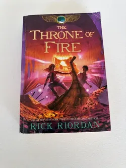 Throne of Fire - Rick Riordan ( Kane Chronicles book 2)