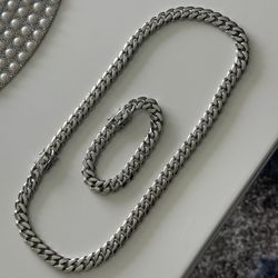 New 18 K White gold filled Cuban link chain and bracelet set 
