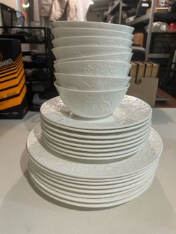 Plates Martha Steward Brand