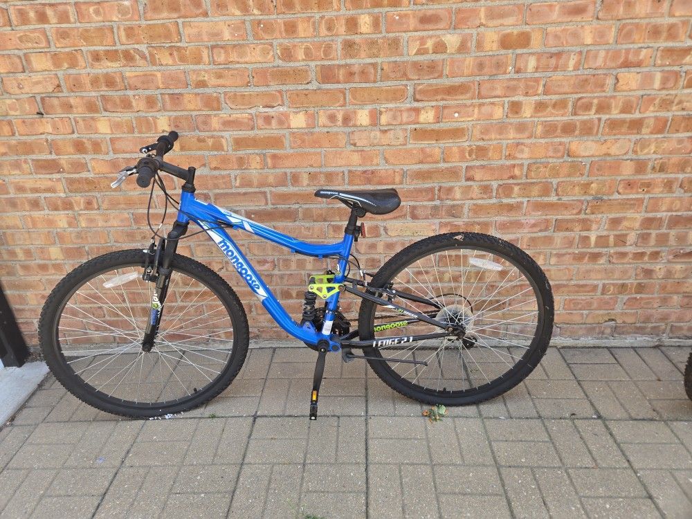 Mongoose Men’s Mountain Bike