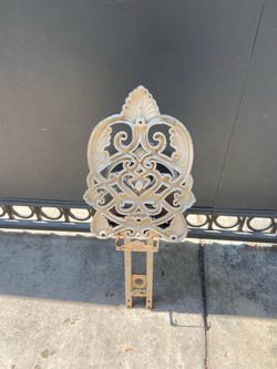 Water hose bracket