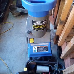 Chicago  2&1/2 HP Wood Chipper/Sheedder