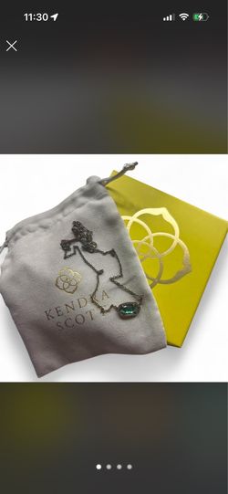 Kendra Scott necklace