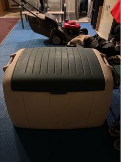 Large storage box