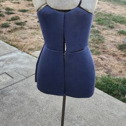 VINTAGE HEARTHSIDE DRESS FORM ON METAL STAND