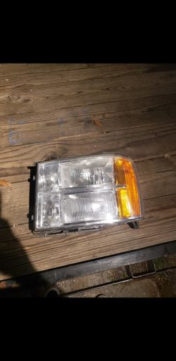 07-13 Driver side headlight for Gmc Sierra
