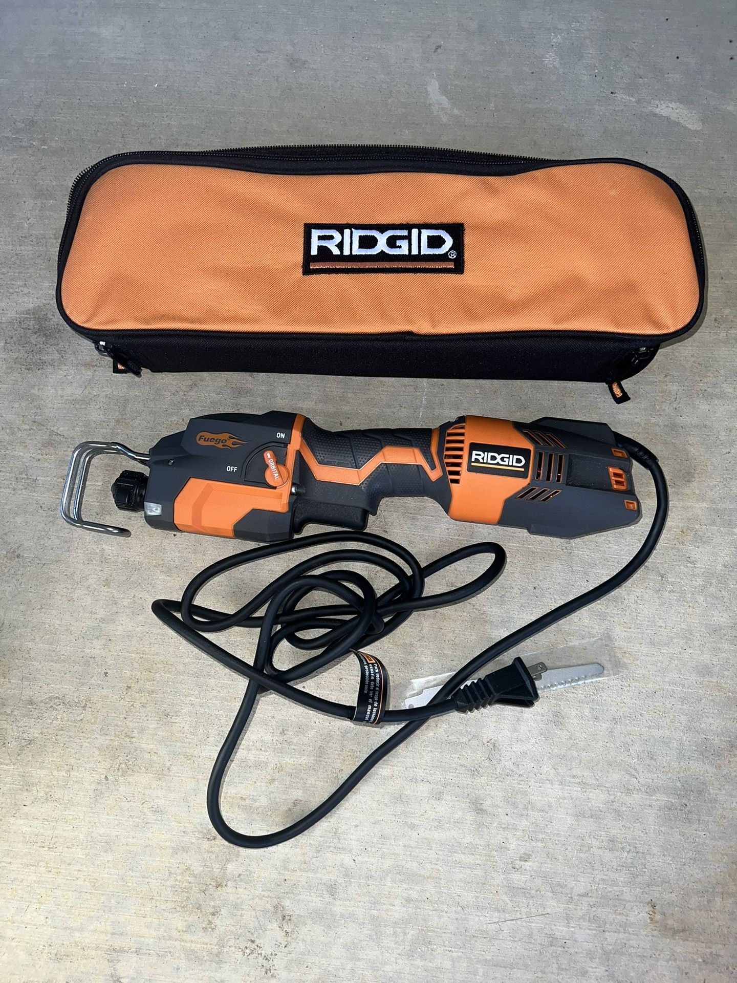 RIDGID R3031 Thru Cool 6 Amp 1 Handed Orbital Reciprocating Saw Kit for Sale in Modesto CA OfferUp