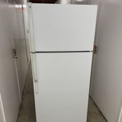 GE Refrigerator Fridge With Freezer Free Local Delivery/30 Day Warranty