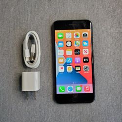 iPhone 7 - UNLOCKED - Like New  