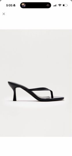 Mule thong heels