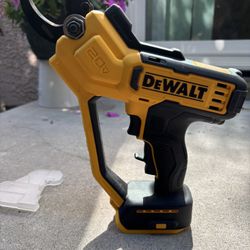 Dewalt 20v Pruner 