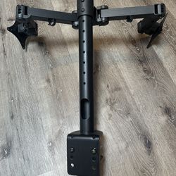 Monitor arms for two monitors