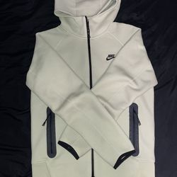 Nike Tech Light Lemon