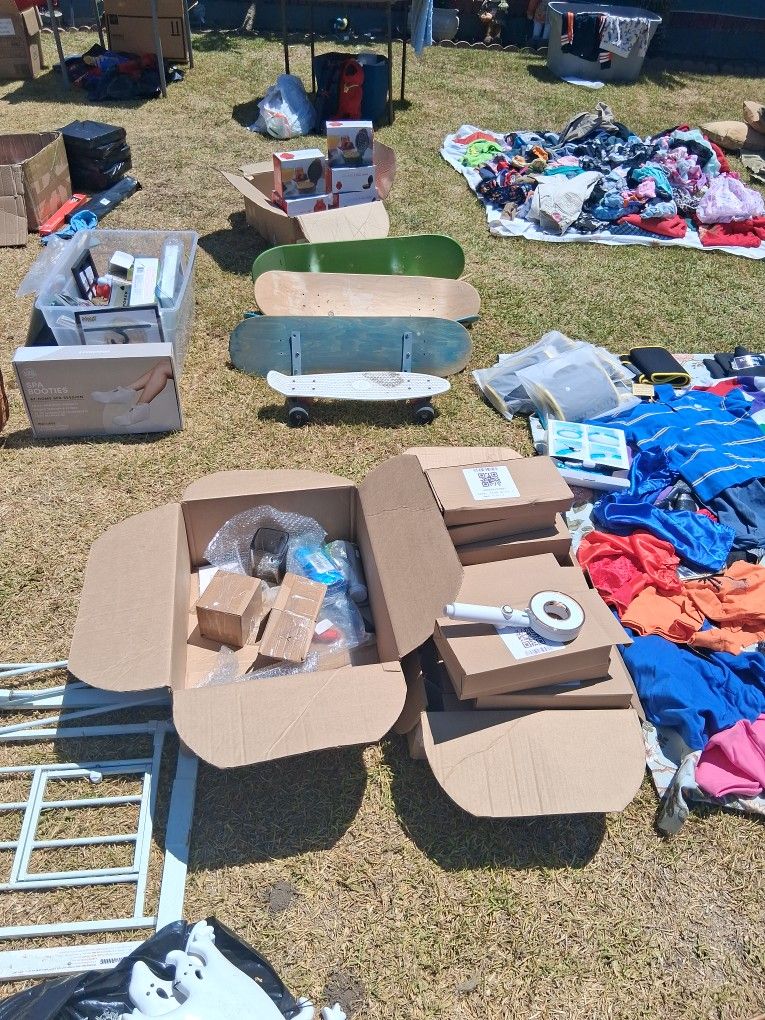 Yard Sale Alot Of New Items MAKE ME AN OFFER 