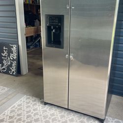 Refrigerator 