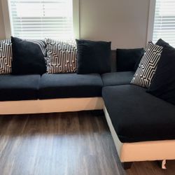 Black And White Couch / Sectional