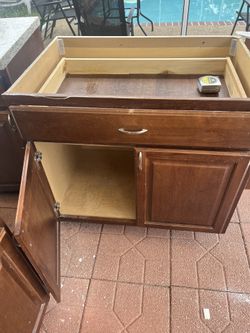 Bottom cabinet