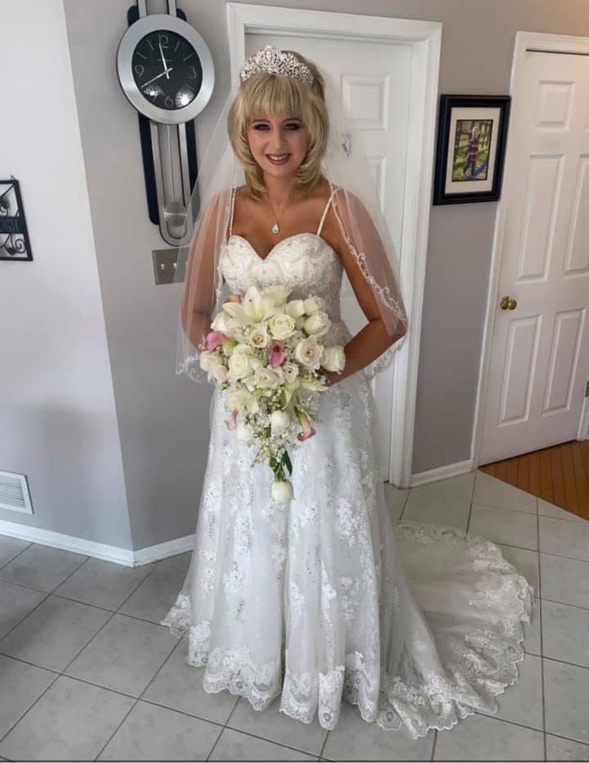 A Line Sweetheart Neck Elegant Bridal Gown 
