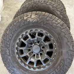 Kmc wheels on 285/70/17 Falken wildpeak Atw4  Tires 